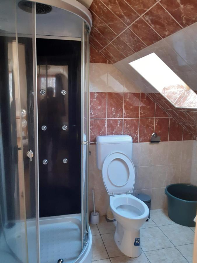 Hotel Üveghíd Vendégház Sárospatak Esterno foto