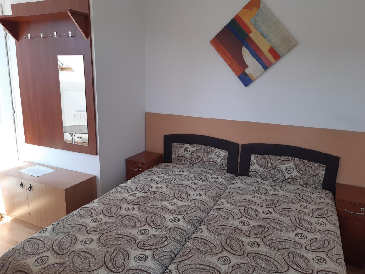Hotel Üveghíd Vendégház Sárospatak Esterno foto